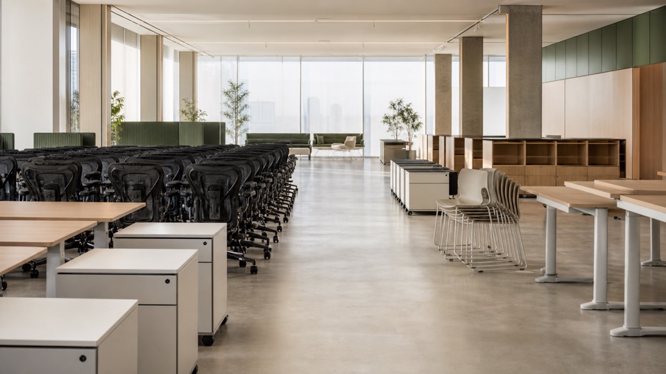 Modern office furniture and workstations
